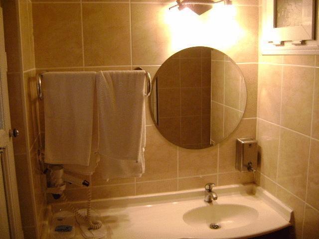 Metropolis Hotel Torbali Room photo
