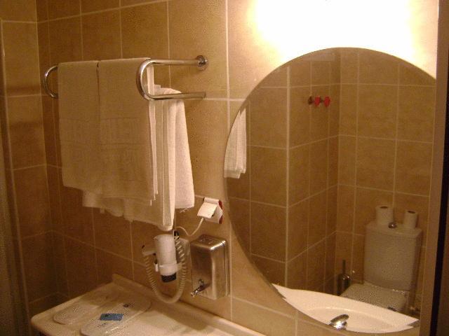 Metropolis Hotel Torbali Room photo