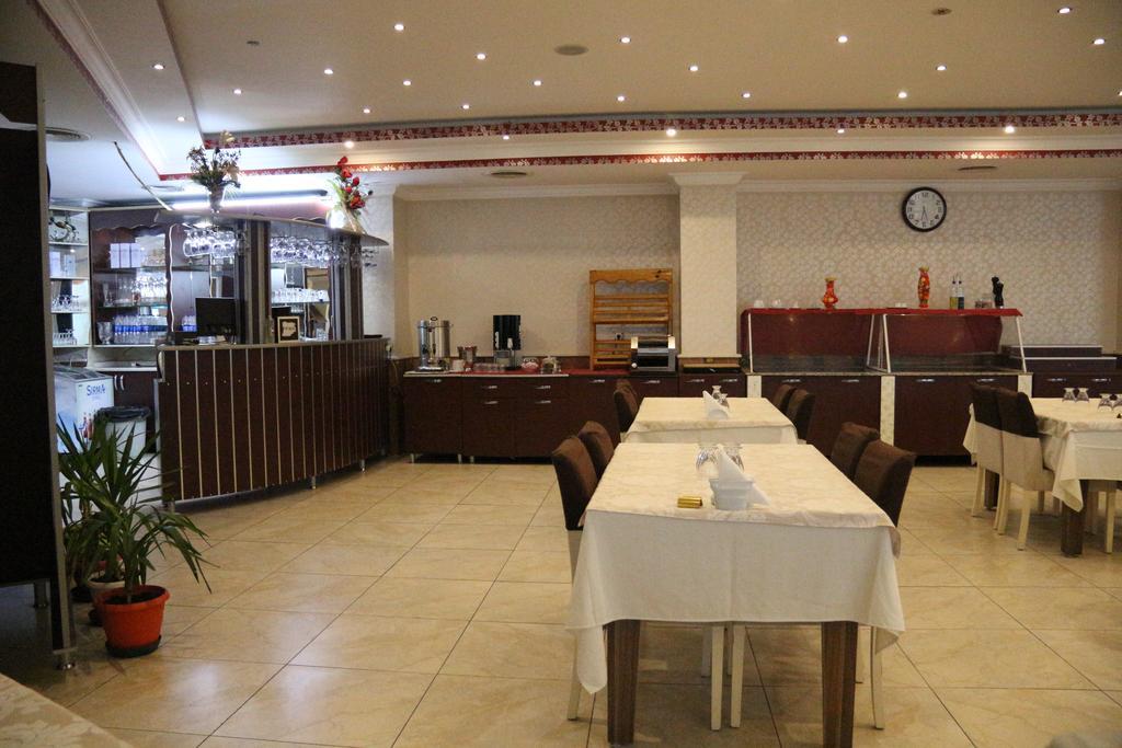 Metropolis Hotel Torbali Exterior photo