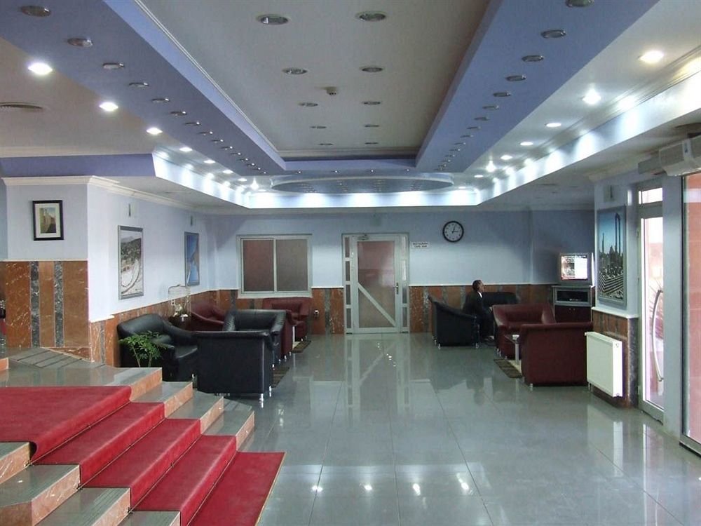 Metropolis Hotel Torbali Exterior photo