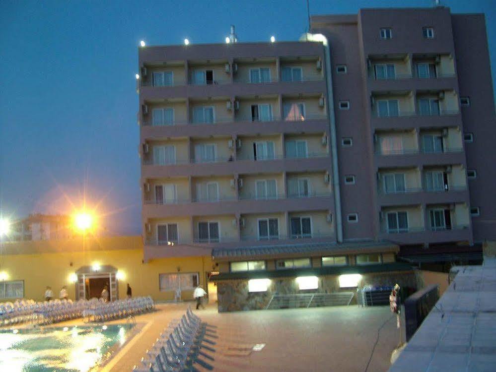 Metropolis Hotel Torbali Exterior photo