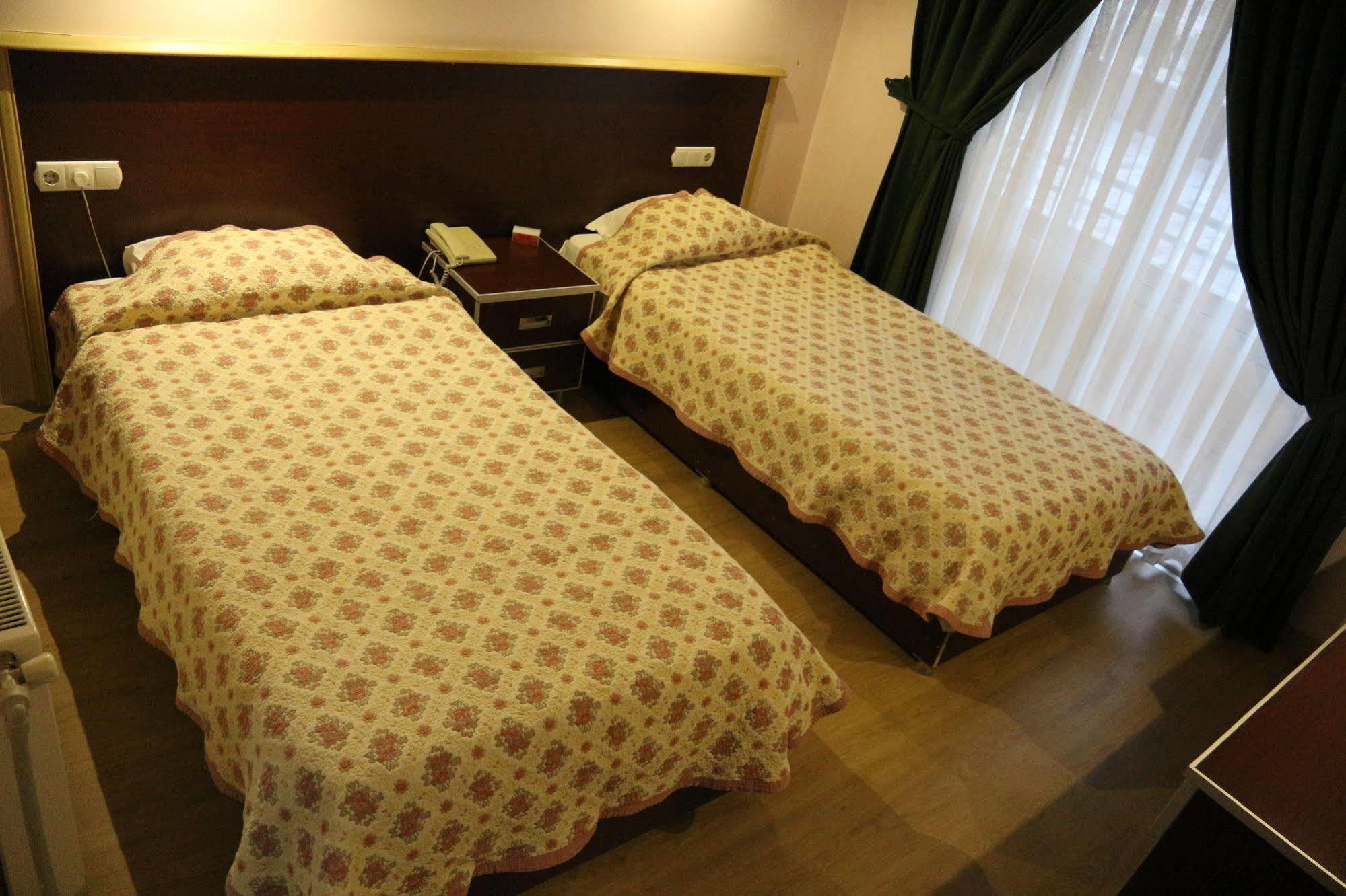 Metropolis Hotel Torbali Exterior photo